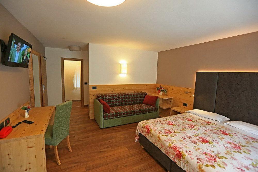 Hotel San Giovanni Vigo di Fassa Zewnętrze zdjęcie